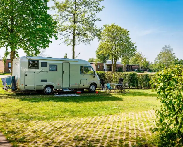 Holland Campings Ferienpark Eiland van Maurik Wohnmobilstellplatz