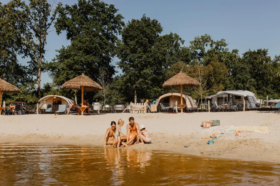Holland Campings Kleine Wolf Familie Wasser