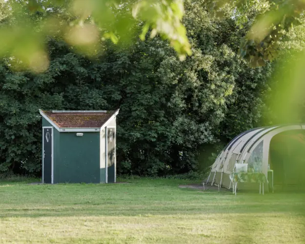 Holland Campings Twee Bruggen Privat Sanitair Toilettenblock beim Zelt