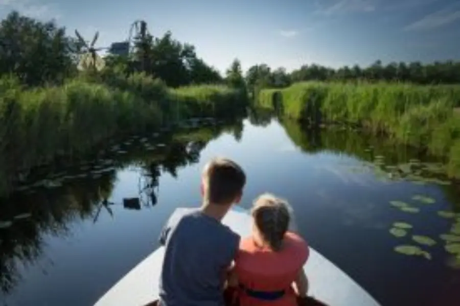 Bootstour mit Kindern im nationalpark Weerribben Wieden
