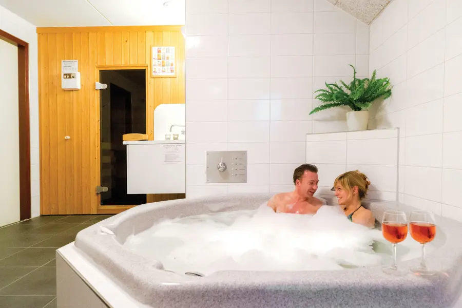 Ferienhaus VWL5 Badezimmer mit Wellness - Ferienpark Marveld Recreatie
