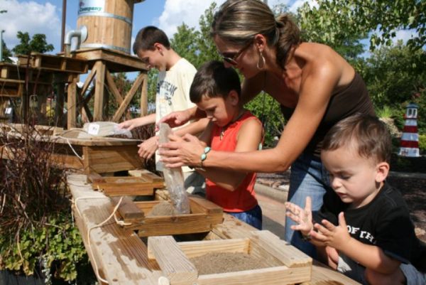 Campingplatz De Molenhof - Spielen im Mollies Matsch-Mine